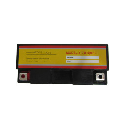 YT7B-4  Motorakkumulátor